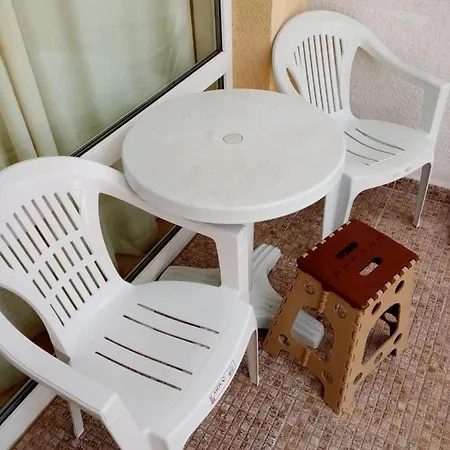 Studio Moni Apartman *